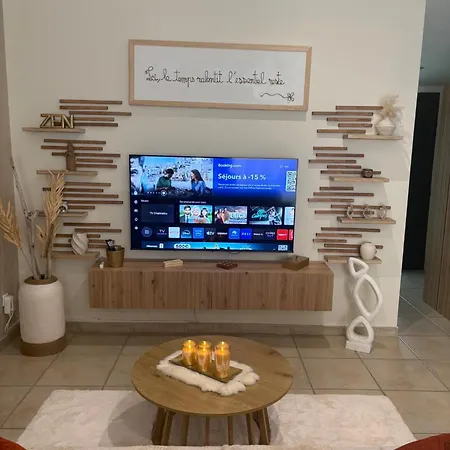 Guest house Petite Maison Cosy Et Jacuzzi Prive En Provence Connaux