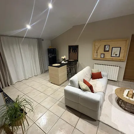 Petite Maison Cosy Et Jacuzzi Prive En Provence * Connaux