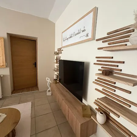 Petite Maison Cosy Et Jacuzzi Prive En Provence Guest house Connaux
