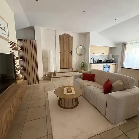 Petite Maison Cosy Et Jacuzzi Privé En Provence Connaux